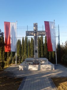 krzyż na cmentarzu